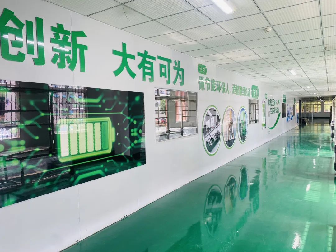 首批充电桩产品下线！jinnianhui今年会新能源跑出发展“加速度”